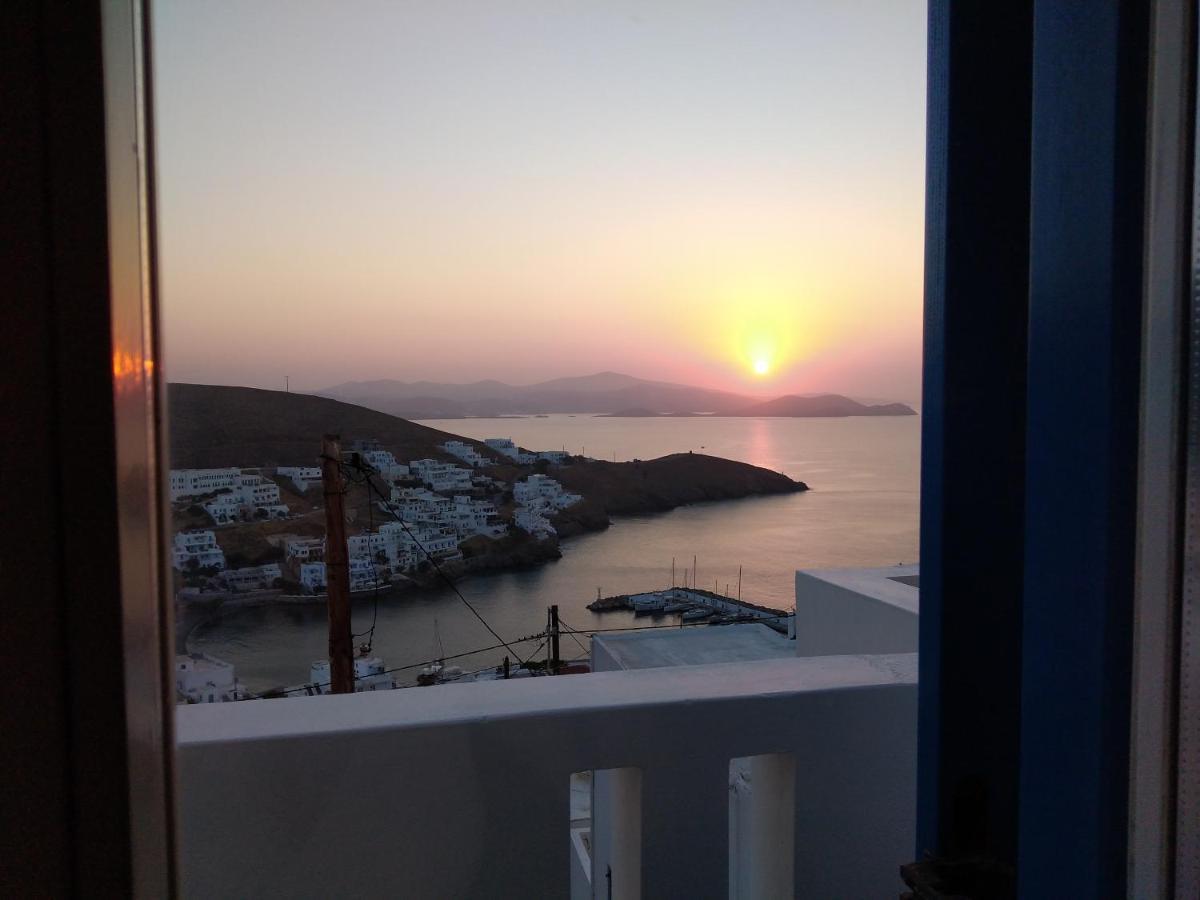 Θέαστρον - Theastron House With Great View In Chora Leilighet Pera Gyalos Eksteriør bilde