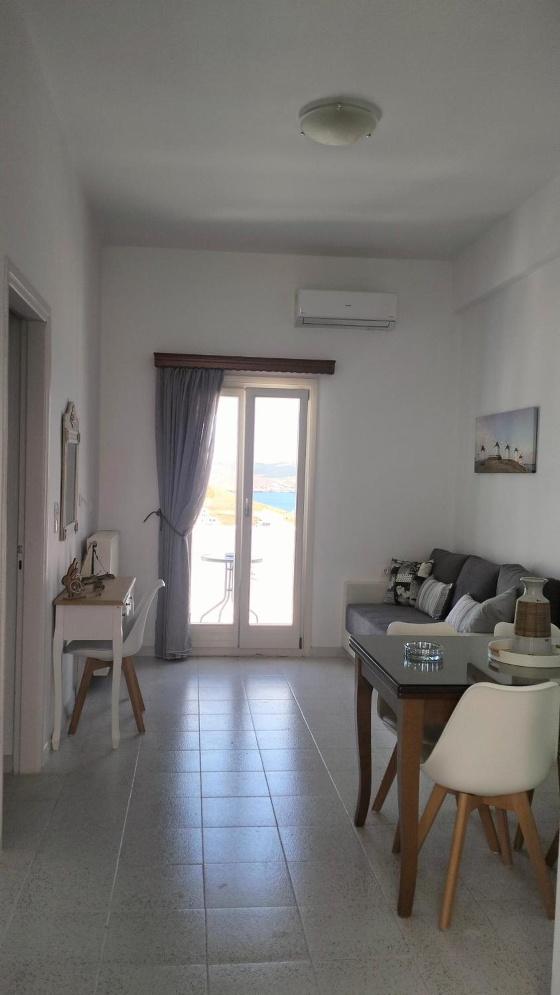 Θέαστρον - Theastron House With Great View In Chora Leilighet Pera Gyalos Eksteriør bilde