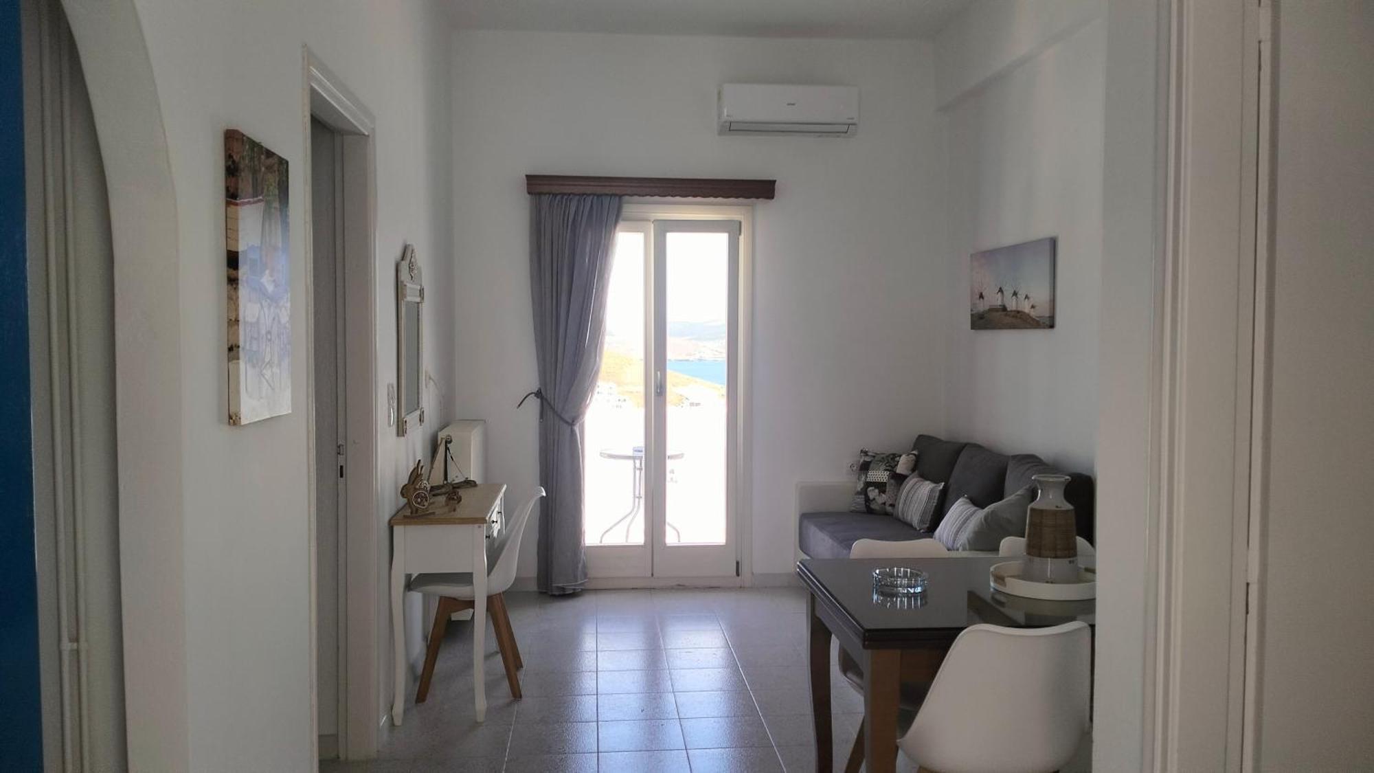 Θέαστρον - Theastron House With Great View In Chora Leilighet Pera Gyalos Eksteriør bilde