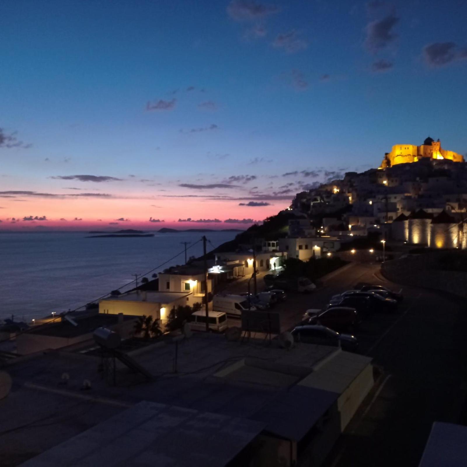 Θέαστρον - Theastron House With Great View In Chora Leilighet Pera Gyalos Eksteriør bilde