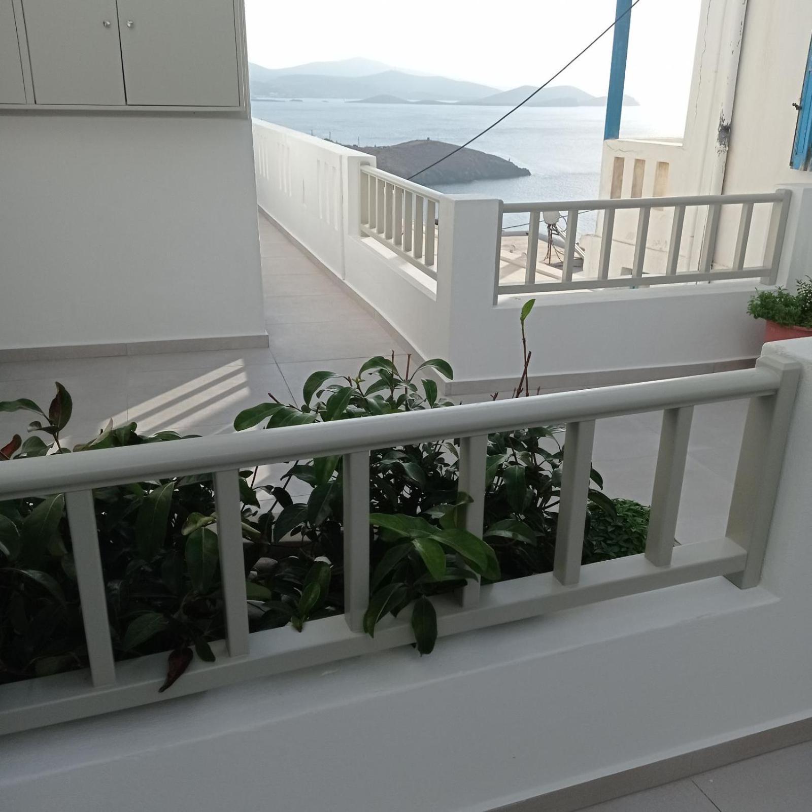Θέαστρον - Theastron House With Great View In Chora Leilighet Pera Gyalos Eksteriør bilde