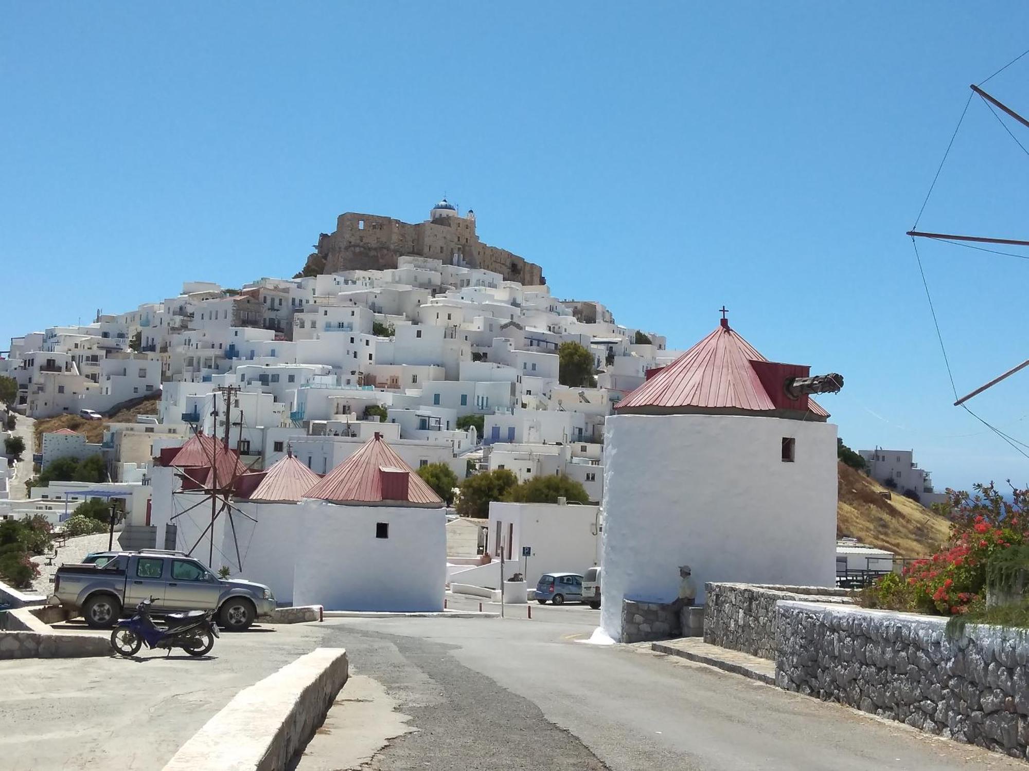 Θέαστρον - Theastron House With Great View In Chora Leilighet Pera Gyalos Eksteriør bilde