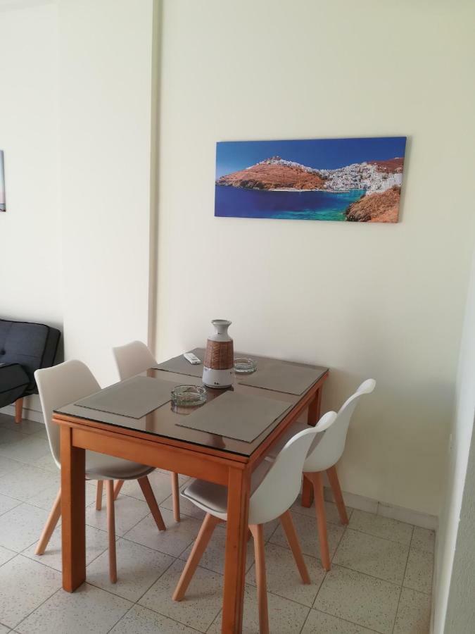 Θέαστρον - Theastron House With Great View In Chora Leilighet Pera Gyalos Eksteriør bilde